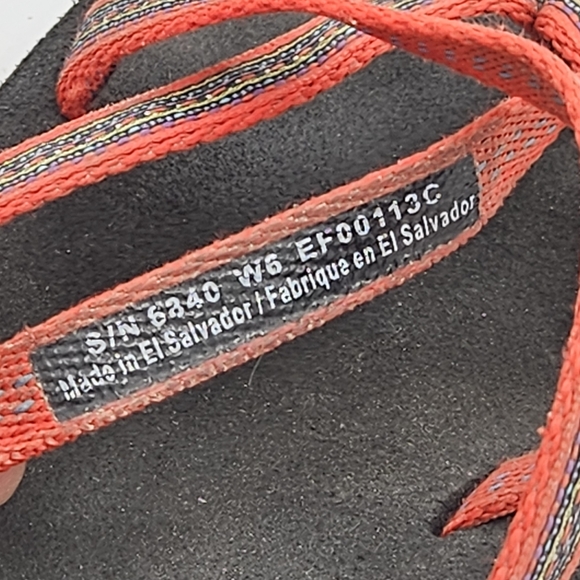 Teva Women's Olowahu Flip Flops -size 6 - Picture 9 of 15